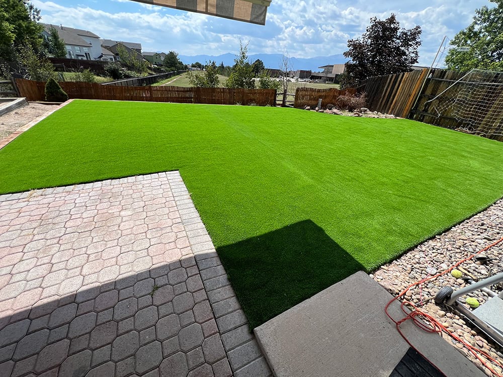 Play-Spring-Artificial-Grass-Yard